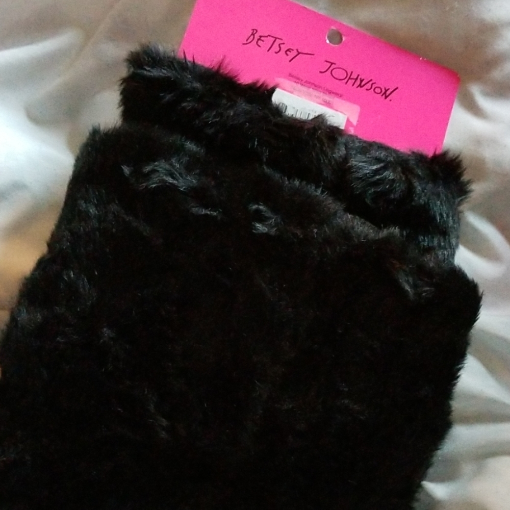 Clearance 💕Betsey johnson boot cuffs - Picture 4 of 4